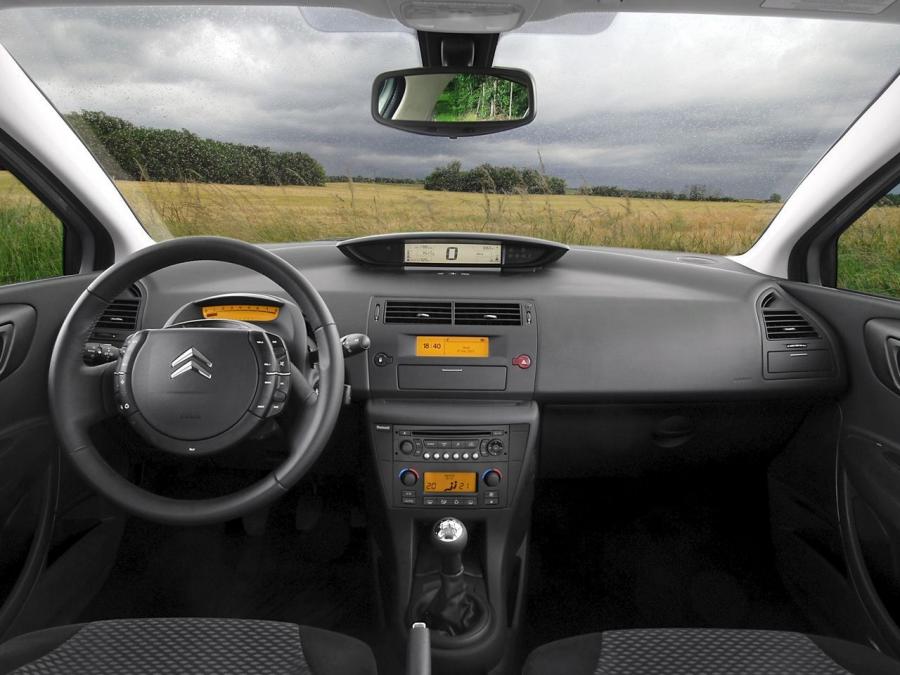  Citroen C4 BioFlex 2004 года  (фото 4 из 9)